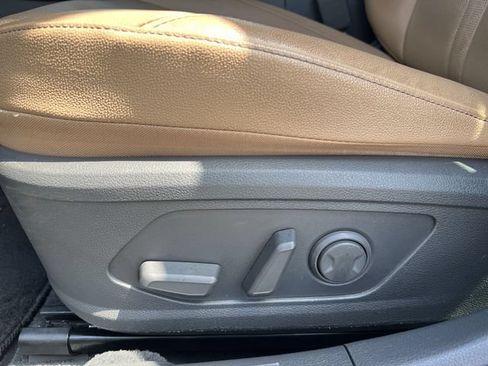 Used 2023 Hyundai Sonata Limited w/ Preferred Accessory Package FWD image 38
