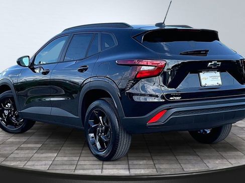 New 2026 Chevrolet Trax LT w/ Driver Confidence Package FWD image 3