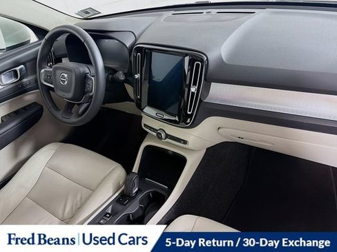 Used 2019 Volvo XC40 T5 Momentum AWD/4WD image 32