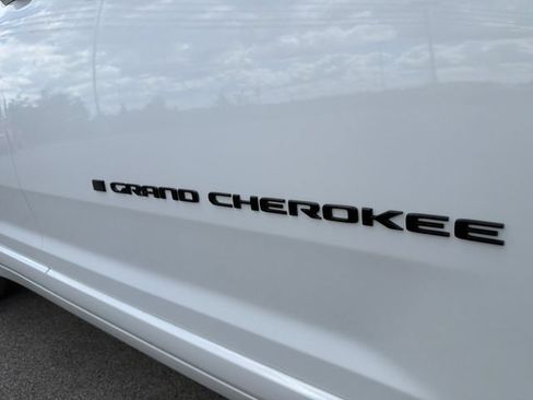 New 2026 Jeep Grand Cherokee L Limited AWD/4WD image 4