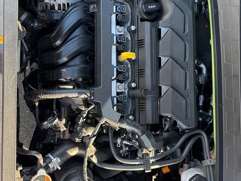 Used 2024 Hyundai Venue SEL image 32