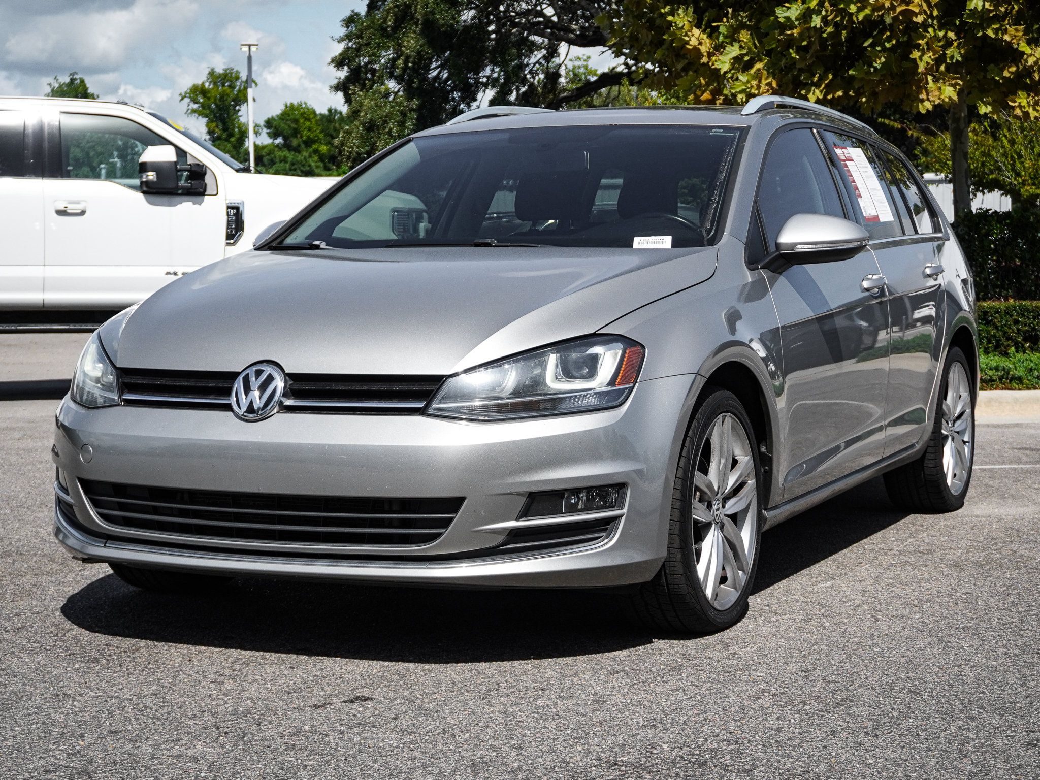 Used 2015 Volkswagen Golf TDI SEL w/ Lighting Package (SEL) FWD image 5