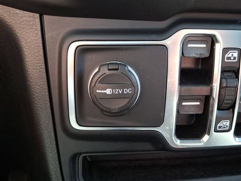 Used 2021 Jeep Wrangler Unlimited Sahara AWD/4WD image 25