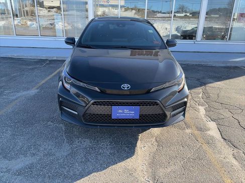 Used 2022 Toyota Corolla SE image 2