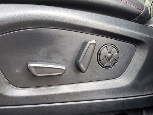 Used 2025 Ford Explorer ST image 5