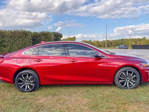 Used 2024 Chevrolet Malibu RS image 3