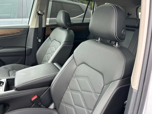 Certified 2026 Volkswagen Atlas SE w/ Panoramic Sunroof Package FWD image 22