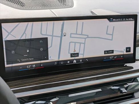 Certified 2025 BMW X7 xDrive40i AWD/4WD image 21