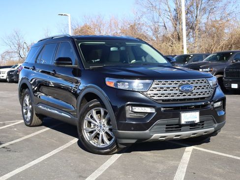 Used 2022 Ford Explorer Limited image 2