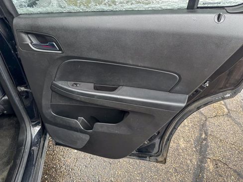 Used 2017 Chevrolet Equinox LT image 21