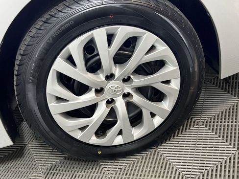 Used 2019 Toyota Corolla LE image 15