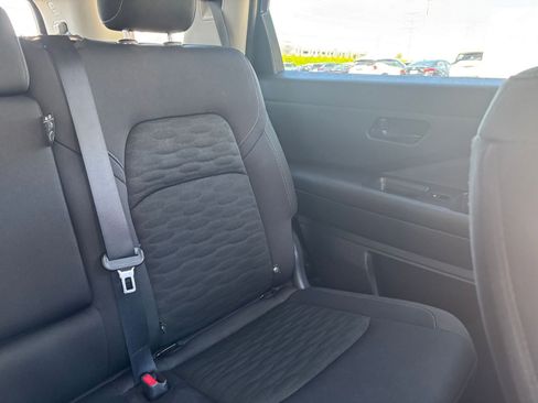Used 2025 Nissan Pathfinder SV AWD/4WD image 40