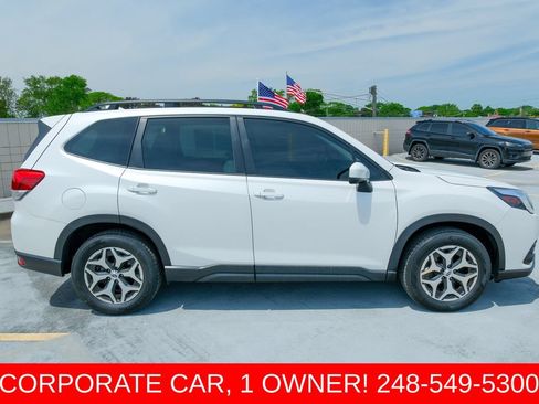 Used 2023 Subaru Forester Premium AWD/4WD image 3
