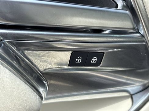 Used 2025 Land Rover Range Rover Long Wheelbase Autobiography AWD/4WD image 28