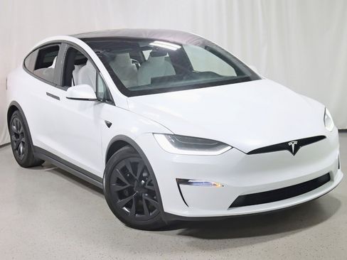 Used 2023 Tesla Model X image 6