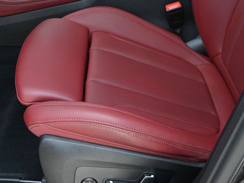 Certified 2025 BMW X4 xDrive30i AWD/4WD image 27