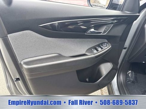 Used 2025 Chevrolet TrailBlazer LT AWD/4WD image 17