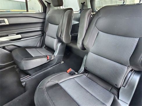 Used 2023 Ford Explorer XLT image 21
