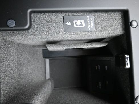 New 2026 Porsche Macan image 17