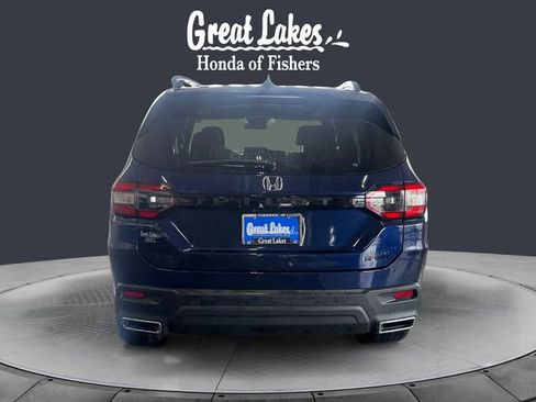 Used 2025 Honda Pilot Sport image 4