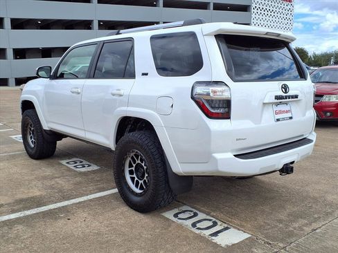 Used 2019 Toyota 4Runner SR5 image 3