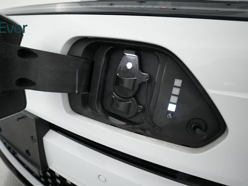 Used 2024 Hyundai Kona Limited FWD image 10