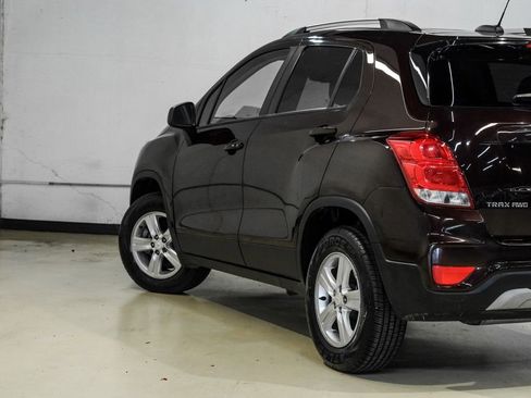 Used 2022 Chevrolet Trax LT w/ LT Convenience Package AWD/4WD image 13