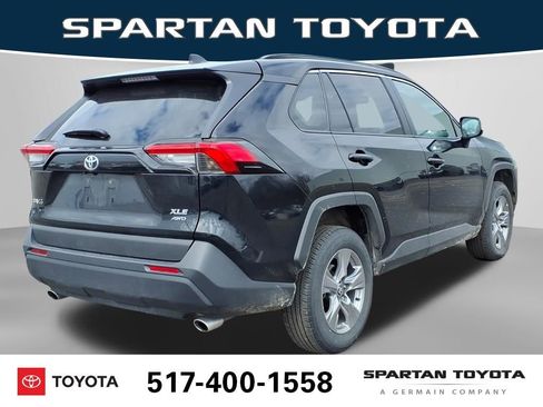 Used 2025 Toyota RAV4 XLE AWD/4WD image 7