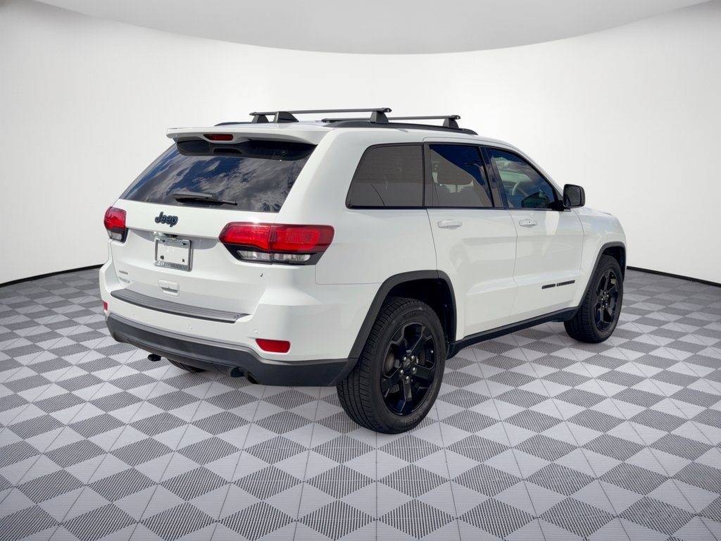 Used 2019 Jeep Grand Cherokee Laredo RWD image 9