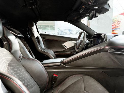 Used 2022 Chevrolet Corvette Stingray Premium Cpe w/ Z51 Performance Package image 25