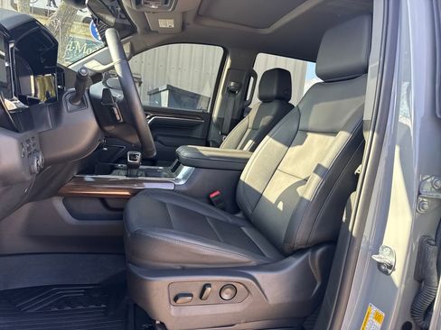 Used 2024 Chevrolet Silverado 1500 LT Trail Boss w/ LT Trail Boss Premium Package image 6