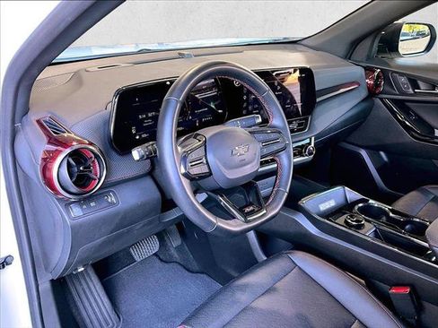 Used 2025 Chevrolet Equinox RS FWD image 14