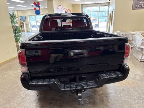 Used 2023 Toyota Tacoma TRD Sport AWD/4WD image 8