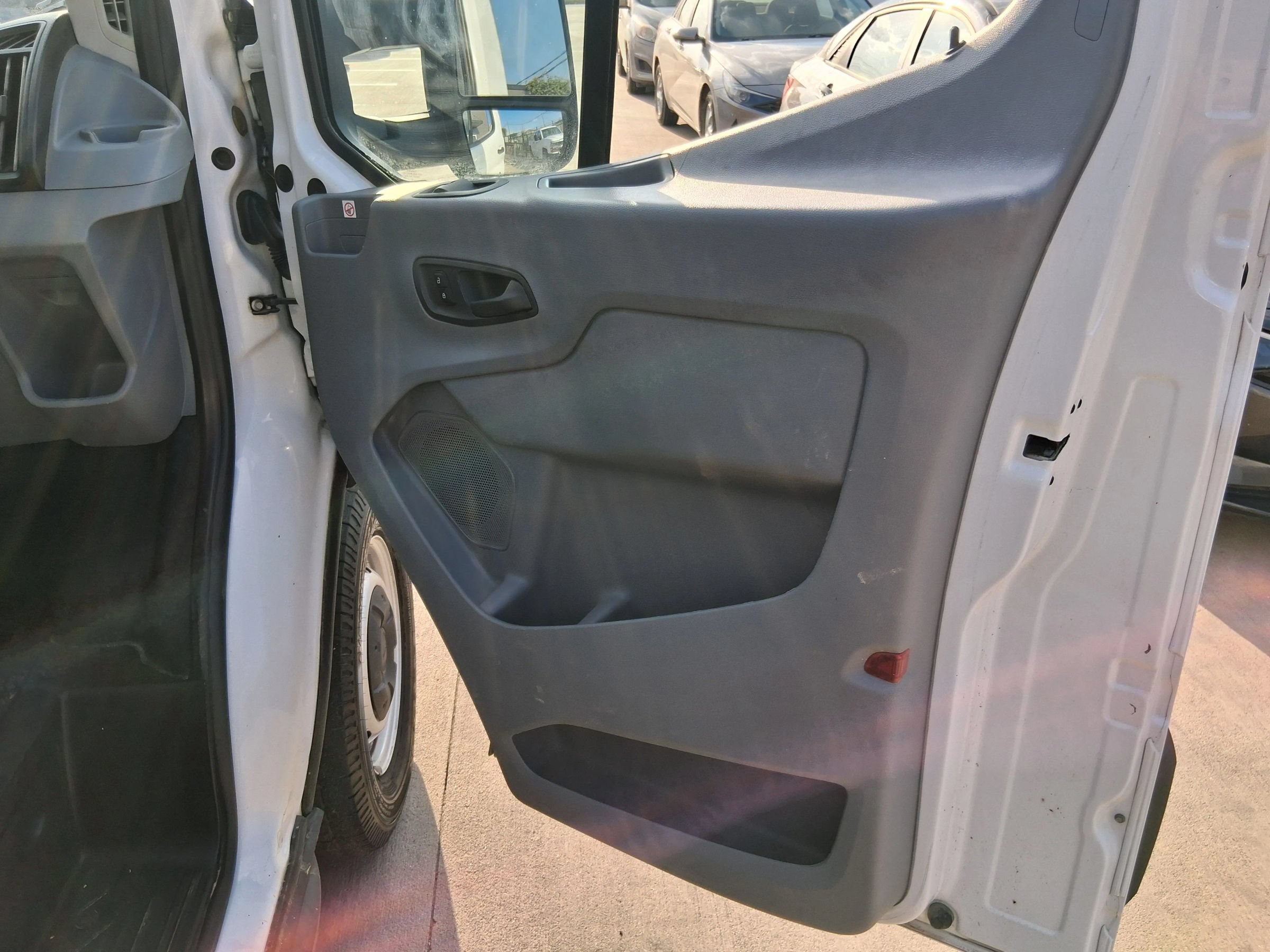 Used 2019 Ford Transit 250 130 Low Roof RWD image 34