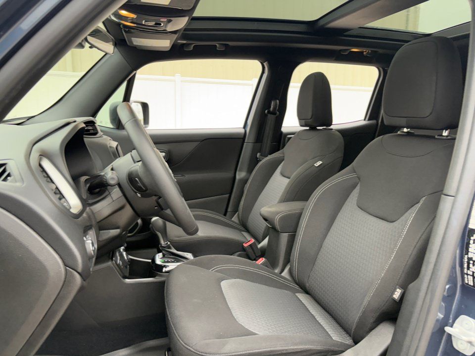 Used 2021 Jeep Renegade Latitude w/ Sun & Sound Group AWD/4WD image 30