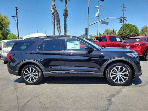 Used 2025 Ford Explorer ST-Line image 26
