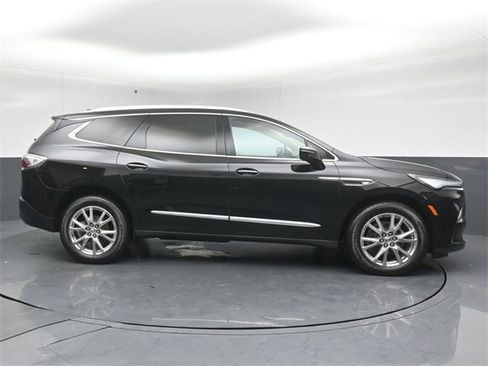 Used 2023 Buick Enclave Essence w/ Experience Buick Package image 8