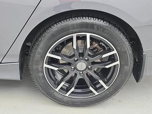 Used 2018 Honda Accord Sport image 32