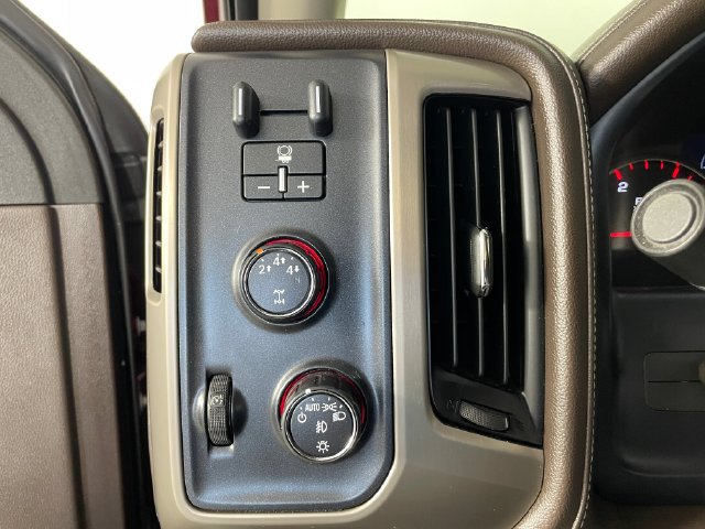 Used 2016 GMC Sierra 2500 Denali w/ Duramax Plus Package AWD/4WD image 13
