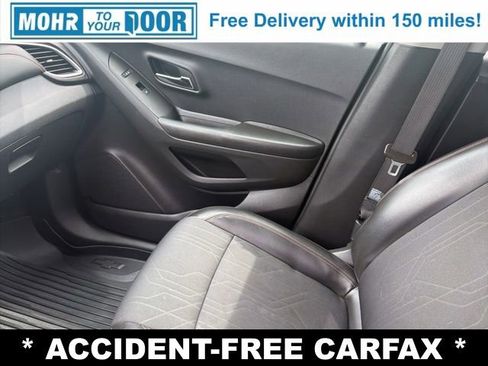 Used 2022 Chevrolet Trax LT FWD image 24