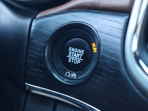 Used 2018 Jeep Grand Cherokee Summit w/ Platinum Series Group image 30