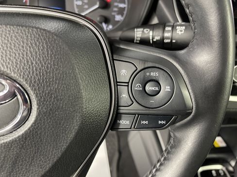 Used 2023 Toyota Corolla Cross LE image 18