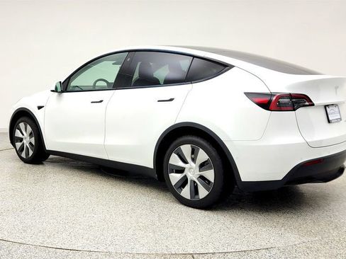 Used 2021 Tesla Model Y Long Range image 7