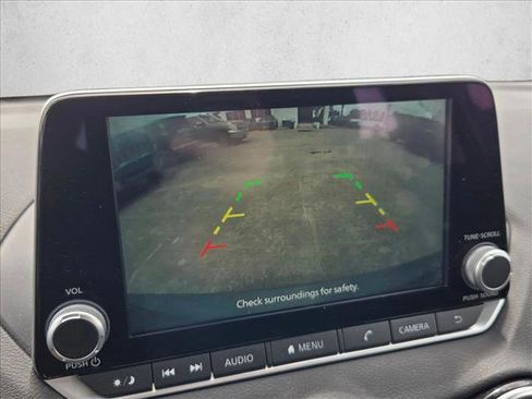 Used 2024 Nissan Sentra SV FWD image 13