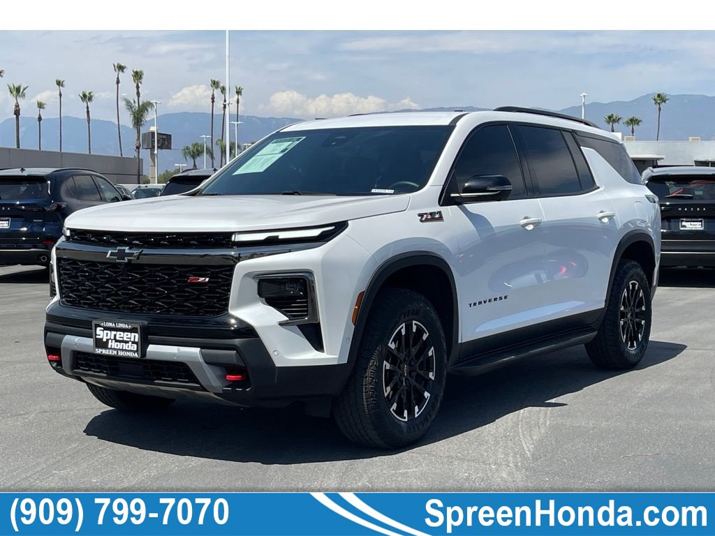 Used 2025 Chevrolet Traverse Z71 w/ Enhanced Driving Package AWD/4WD image 1