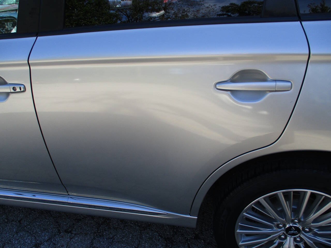 Used 2019 Mitsubishi Outlander SEL AWD/4WD image 14