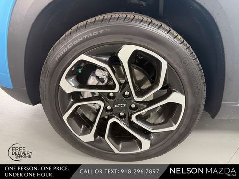 Used 2025 Chevrolet Trax RS w/ Driver Confidence Package FWD image 11