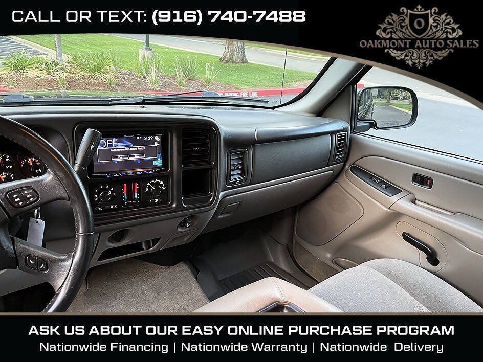 Used 2005 Chevrolet Avalanche Z71 w/ Preferred Equipment Group AWD/4WD image 22