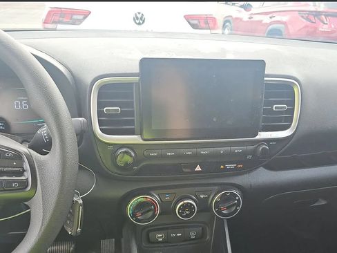 Used 2026 Hyundai Venue SE FWD image 12