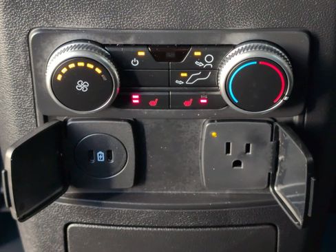 Used 2023 Ford Explorer Limited w/ Limited Technology Package image 22